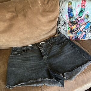 NWT Good American Grey/Black Jeans Shorts Size 16